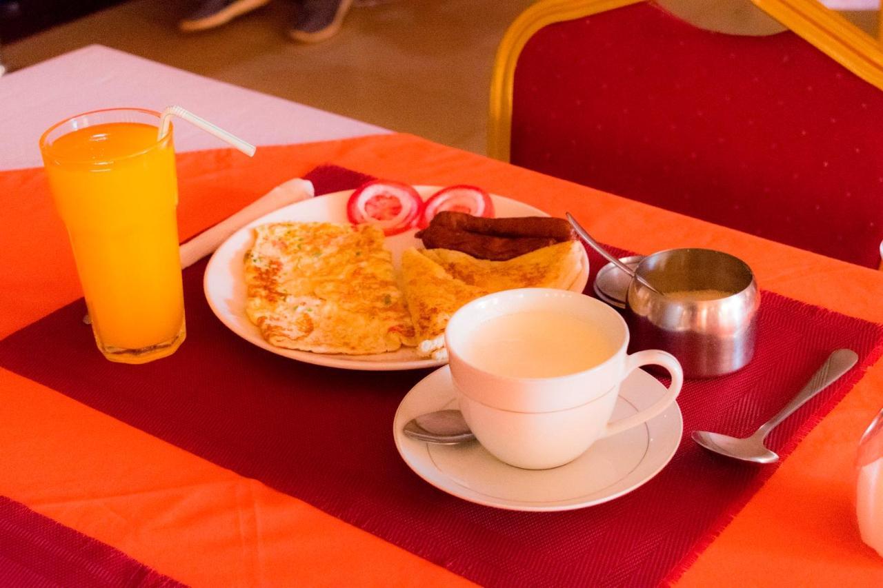 Kahondo Buffalo Hotel Kampala Makerere Екстериор снимка