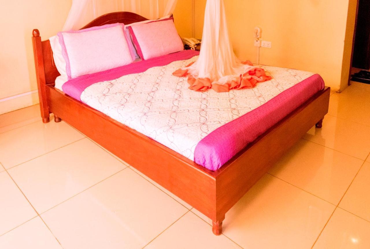 Kahondo Buffalo Hotel Kampala Makerere Екстериор снимка
