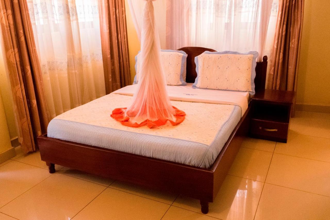 Kahondo Buffalo Hotel Kampala Makerere Екстериор снимка